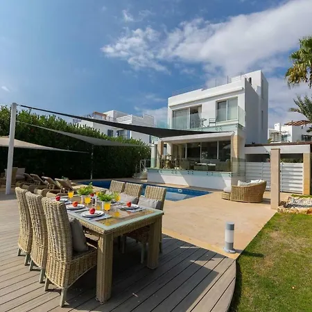 Cleopatra Villa *