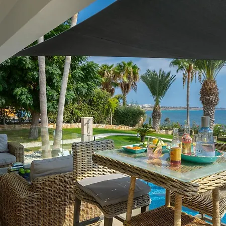 Cleopatra Villa